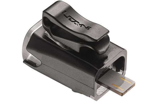 Bilden visar USB laddstickan på Lezyne KTV Drive framlampan