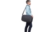 Mångsidig väska som kan bäras på tre olika sätt: som en ryggsäck, duffelväska eller axelväska (alla remmar kan tas bort eller stoppas undan när de inte används)