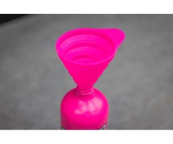 Tratt Muc-Off Silicone Funnel Pink S